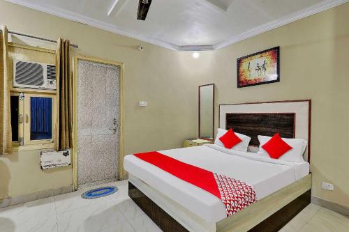 OYO Flagship Hotel Neelansh Grand