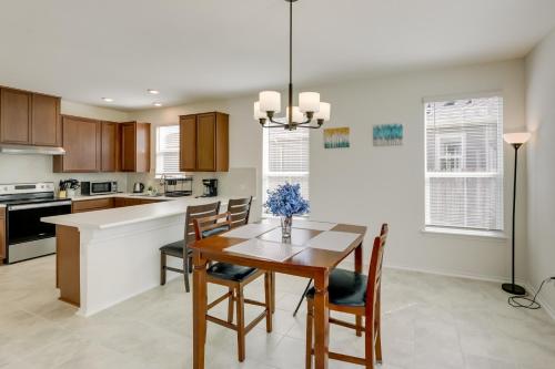 Manor Vacation Rental with Yard 17 Mi to Austin! in Manor, USA