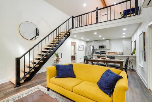 Lakefront Texas Abode w/ Kayaks, Fire Pit & Patio! in Pittsburg (TX)