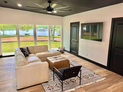 Game Day Suites on Jordan in Deatsville, USA