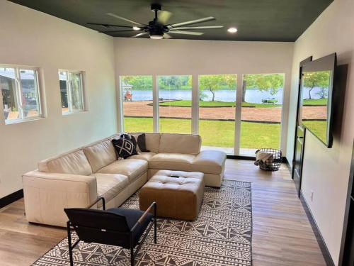 Game Day Suites on Jordan in Deatsville, USA