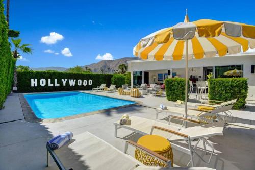 Luxury Palm Springs Home With Pool and Next to Downtown & Airport, Riverside