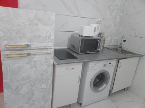 precioso apartamento moderno cerca del carrefour rosaleda 4