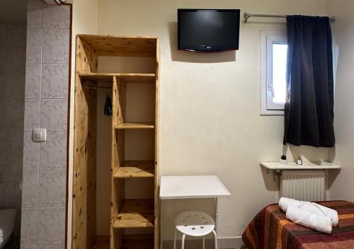 Hôtel Victor Hugo – Aubervilliers, CA
