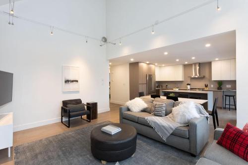 Blackcomb Greens 20 | Stylish Townhome with Parking, Shared Hot tub, Village Shuttle, Views in Whistler, Canada
