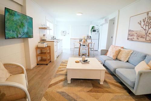 Spacious, bright & central home with all amenities, Auckland