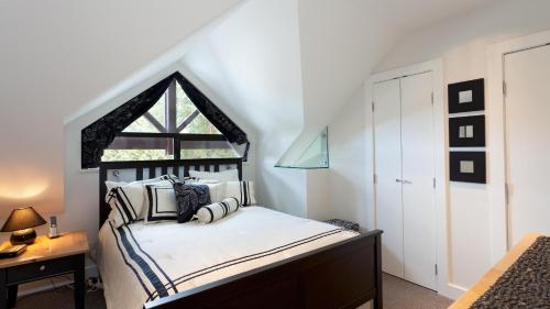 Gables 25 | Best Townhome Location! Walk Everywhere in 5 mins in Whistler, Canada