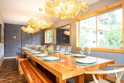Chalet Whistler | Large Ski Family Chalet, Media Room, Sauna, Hot Tub in Whistler, Canada
