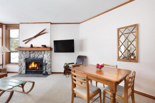 Blackcomb Greens 06 | Spacious Townhome, Shared Hot Tub, Near Shuttle & X-Country Skiing in Whistler, Canada