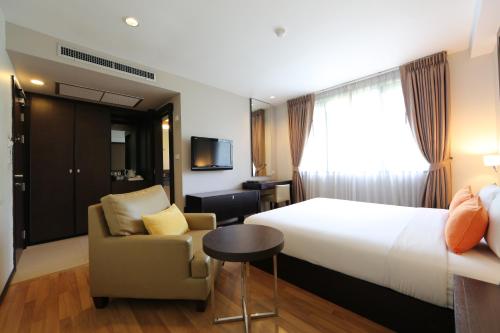 room detail thumbnail 1