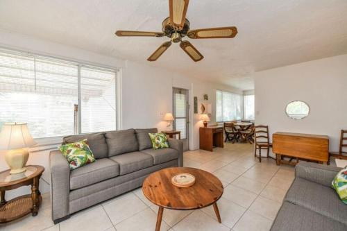 The Seashell, Private Home #54561 Home in Holmes Beach, USA
