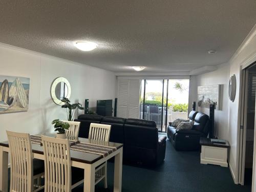 Prime Position – Dream Holiday Unit in Caloundra!!