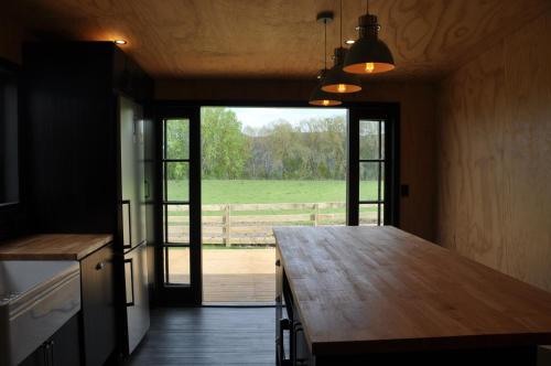 keittiö, Renagour Cottage - Farmstay with Hot Tub! in Papaiti