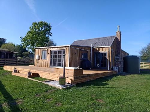 Renagour Cottage - Farmstay with Hot Tub!