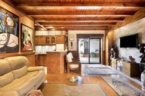 Private Pool Villa 20min By Oporto in Oliveira De Azemeis