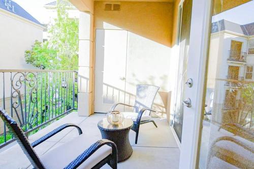 Luxury condo near Irvine Business & UCI Hospital in Irvine, USA