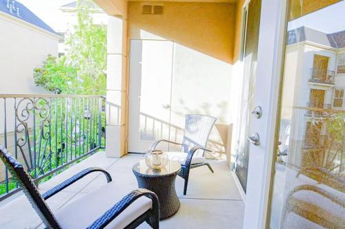 Luxury condo near Irvine Business & UCI Hospital