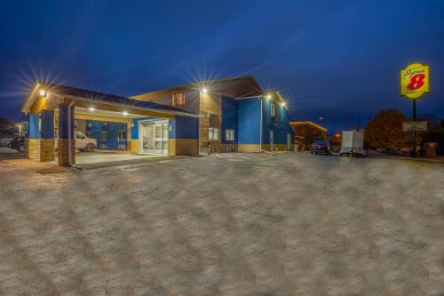 Super 8 by Wyndham Rockford I-90/Casino District in Rockford (IL)