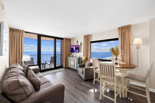 Immaculate 14th Floor Oceanfront 1BR Suite With Spectacular Views!