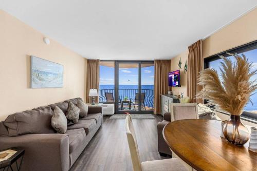 Immaculate 14th Floor Oceanfront 1BR Suite With Spectacular Views!