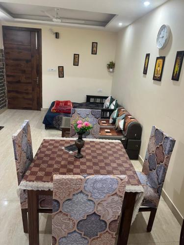 Holiday Home Hill View Luxury Apartments Tapovan