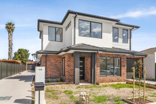 Brand new comfortable room in a beautiful suburb