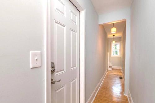A szálláshely kívülről, Budget Bed Room near Downtown Inner Harbor w Free Parking in West Baltimore