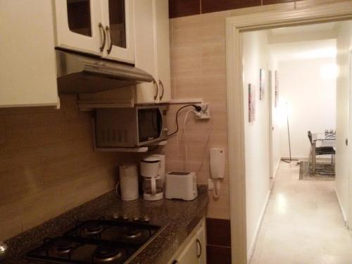 Central 2BR Apartment in Casablanca - Balcony & Private Parking, Casablanca (fotografie 6)
