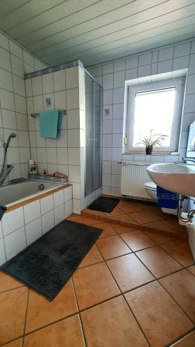 Bathroom, Zweite Heimat in Stegaurach