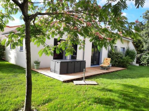 9 pers 160 M² +jardin- 10mn Nantes -30mn mer