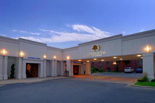 Doubletree By Hilton Hotel Grand Rapids Airport