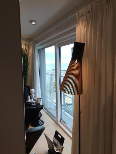 Studio Apartment with Sea View image 10