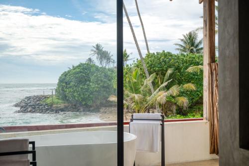 Abode By The Beach in อาหันคาม