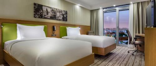 2 twin beds