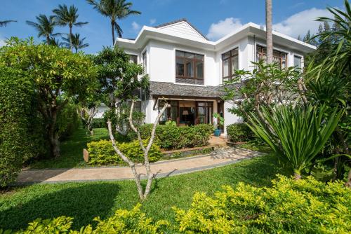 Lotus Samui Room Type - Heliconia - Three-Bedroom Pool Villa