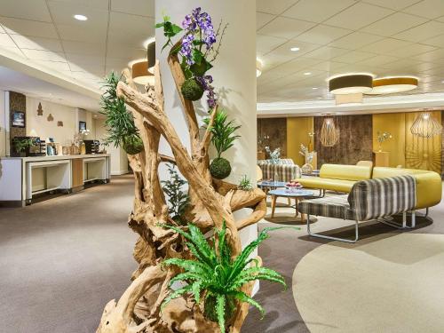 Exterior view, Novotel Paris Rueil Malmaison Hotel in Rueil-Malmaison