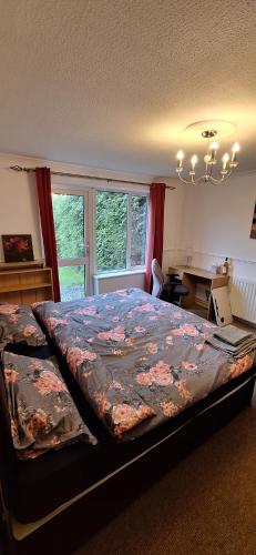 Spacious and Serene Stay near Milton Keynes centre