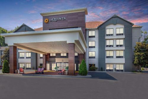 La Quinta Inn & Suites by Wyndham Pigeon Forge- Dollywood