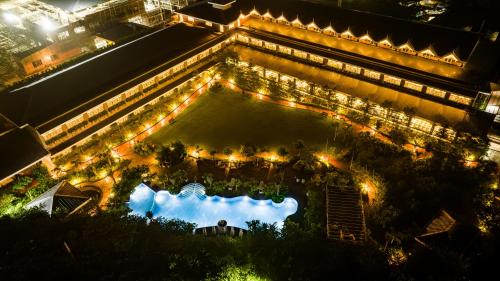 Mayfair Oasis Resort & Convention