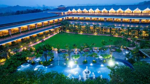 Mayfair Oasis Resort & Convention