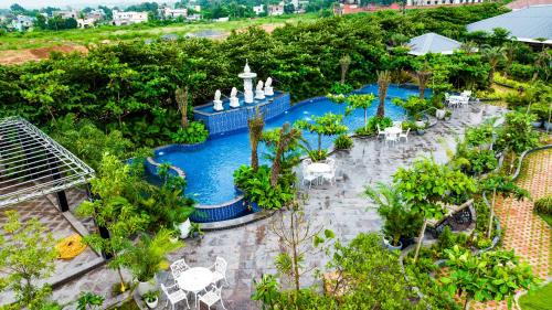 Mayfair Oasis Resort & Convention