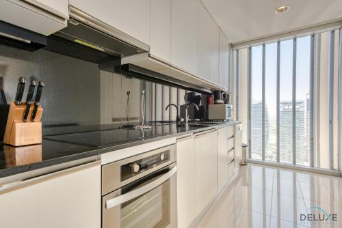 Overlooking Marina Views Next to Marina Mall 1BR Unit, The Address Residences, Dubai Marina by Deluxe Holiday Homes, Dubai (Foto 4)