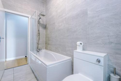 Stylish Apartment located in the City Centre of Liverpool - Web-exclusive offers at a-kapartments, Liverpool (photo 9)