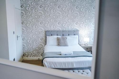 Stylish Apartment located in the City Centre of Liverpool - Web-exclusive offers at a-kapartments, Liverpool (photo 5)