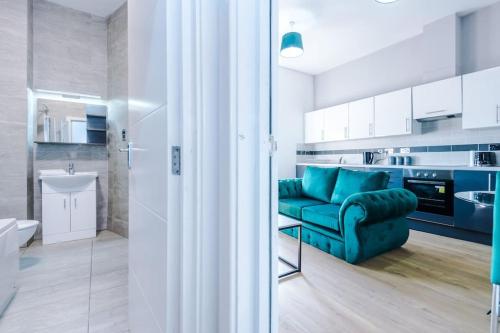 Stylish Apartment located in the City Centre of Liverpool - Web-exclusive offers at a-kapartments, Liverpool (photo 8)