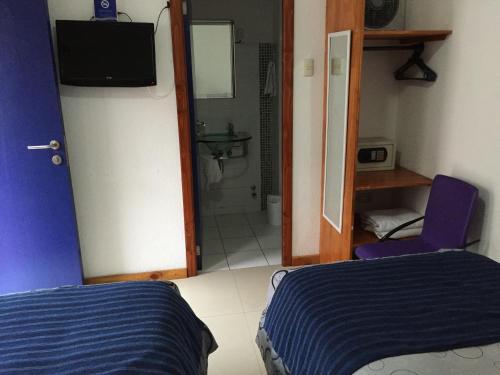 2 twin beds