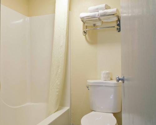 Super 8 by Wyndham Rockford in Rockford, USA