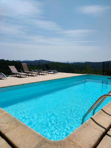 Mazet et maison du Serre dans les Cévennes