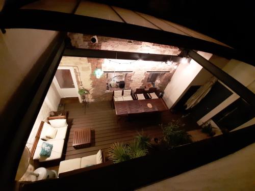 Loft en duplex 270 m2 & Jardin patio terrasse sauna