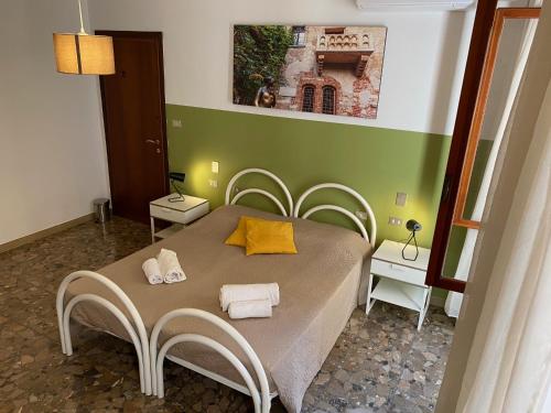Double or Twin Room with Shared Bathroom image 10